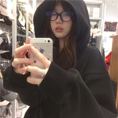 彩云妃子 海报